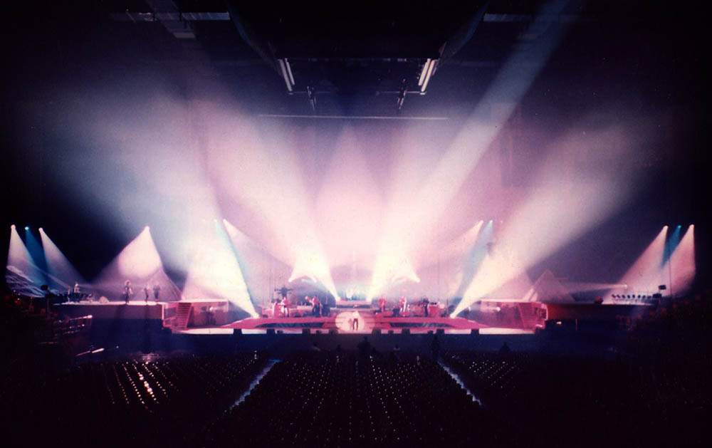 Quel est votre Bercy préféré (90, 92, 94 ou 96) ? Yves-Pires-Decor-AB-dorothee-bercy